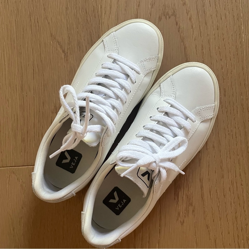 Veja Esplar Sneakers (EU 36, worn once)